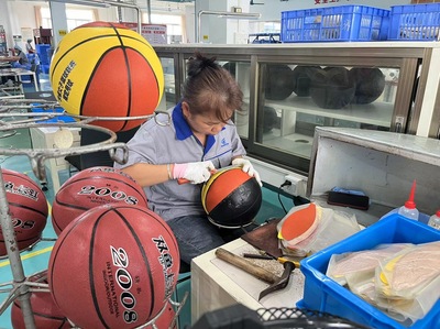 奧運經濟背后的中國制造 從60萬比賽用球到賽事咨詢，中國企業如何深度參與全球體育盛會